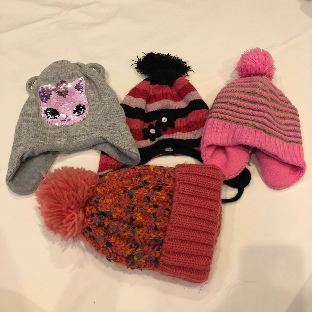 Hat lot, size 4/6 years
